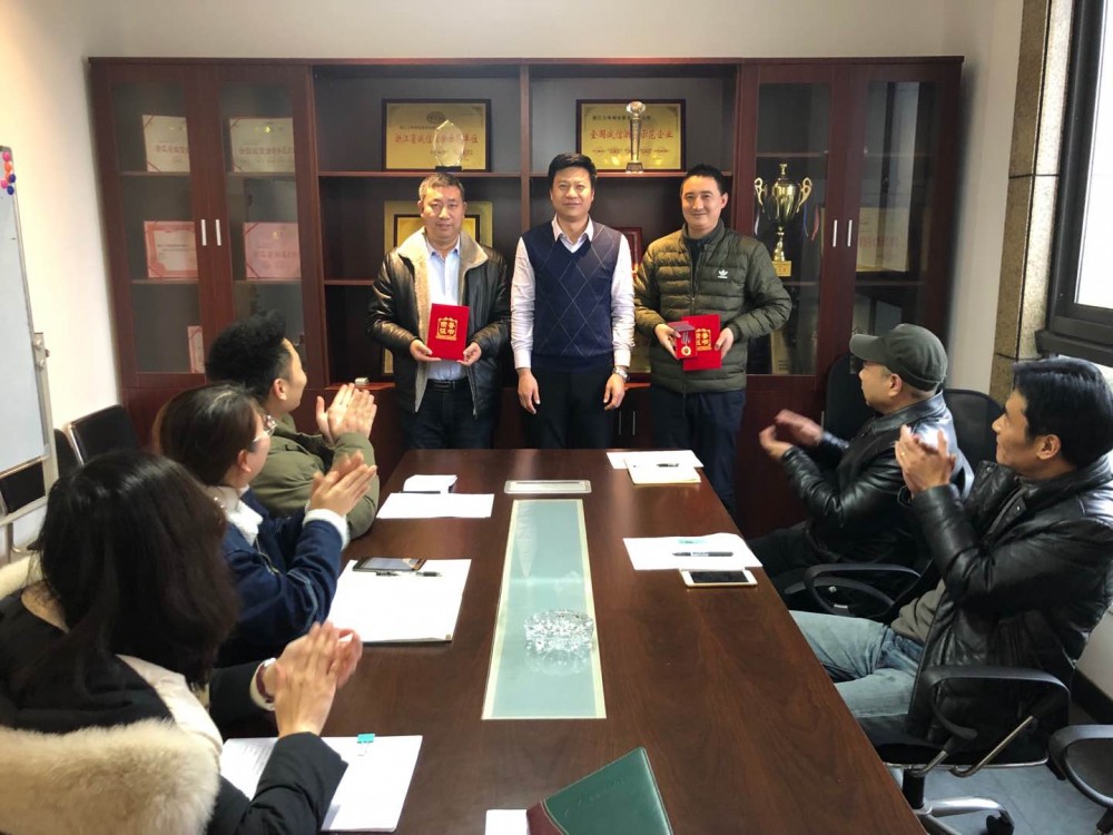 兢兢业业,尽心尽责保安全